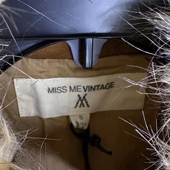Miss Me Tan Fringe Vest with Patterned Fur Collar - Picture 7 of 7